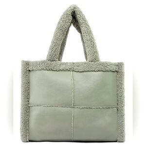 SHERPA TOTE BAG IN SAGE